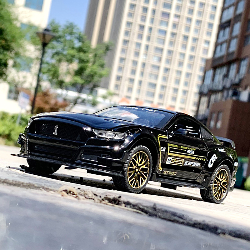 车致 Warrior, модель автомобиля, очки, гоночный автомобиль, игрушечная машина со светомузыкой, масштаб 1:32