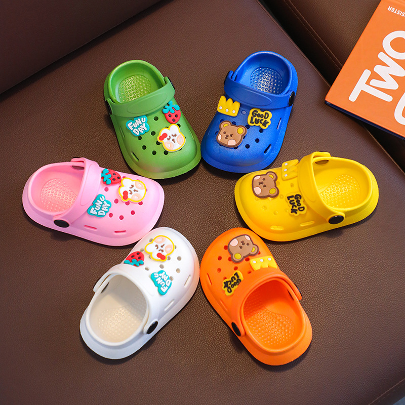Детские дышащие нескользящие тапочки в стиле Crocs, домашние мультяшные босоножки подходит для мужчин и женщин для девочек, закрытый носок