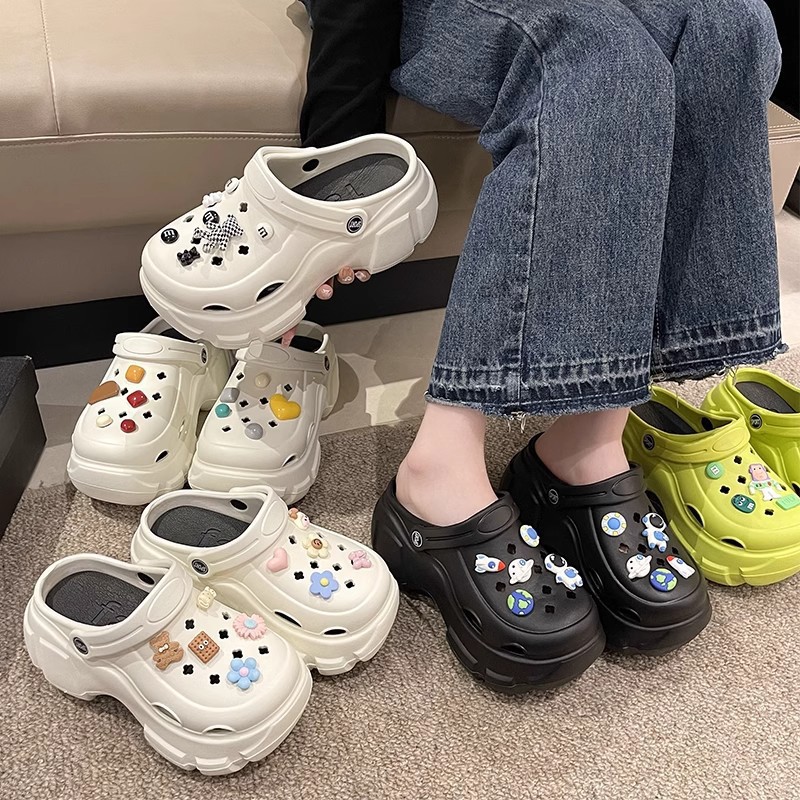 Тапочки в стиле Crocs на платформе, нескользящие летние пляжные мюли, женский стиль, коллекция 2024 года, подходят для носки на улице, антибактериальная пропитка, пляжный стиль